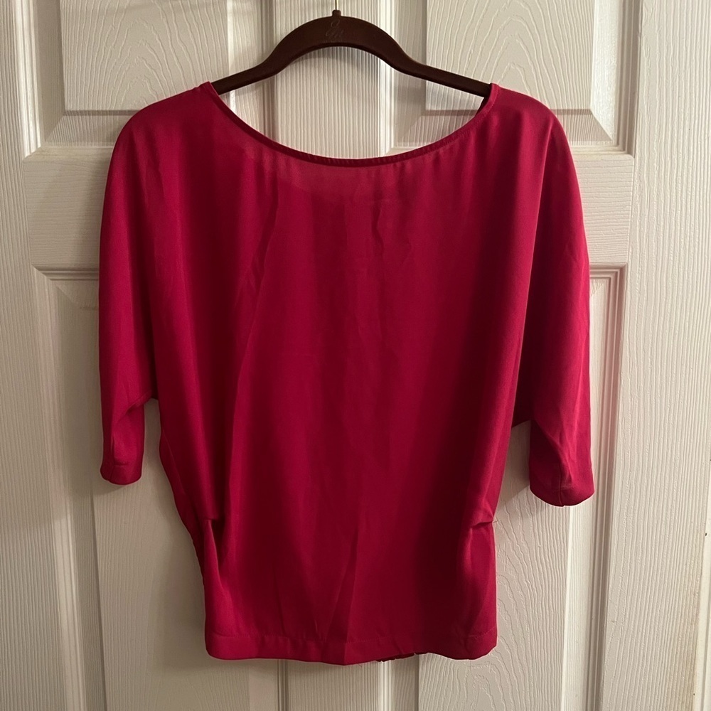 NY & CO~ RED BACK BUTTON BLOUSE~M